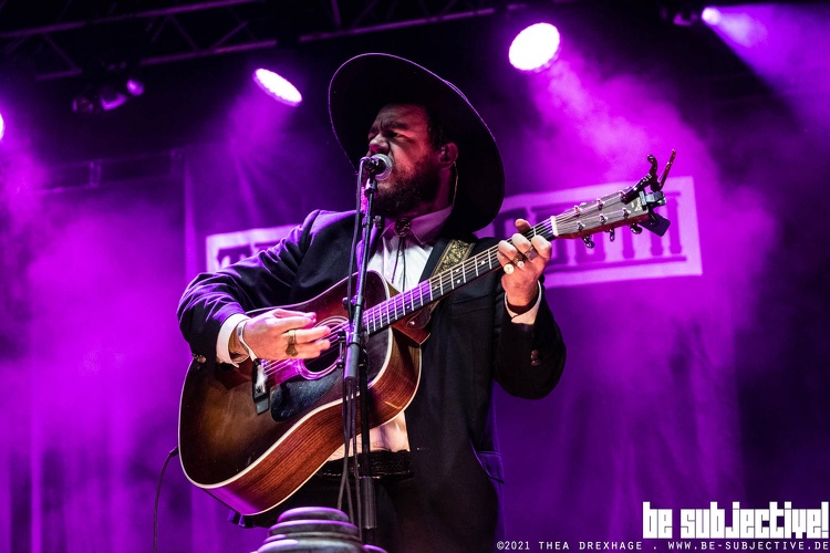20211105 TheDeadSouth 02 bs TheaDrexhage