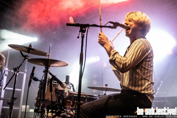 20220730 BloodRedShoes 10969 bs TheaDrexhage