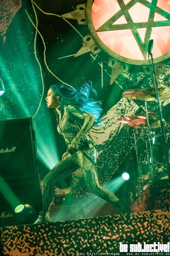 20241026 ArchEnemy 20 bs KristinHofmann