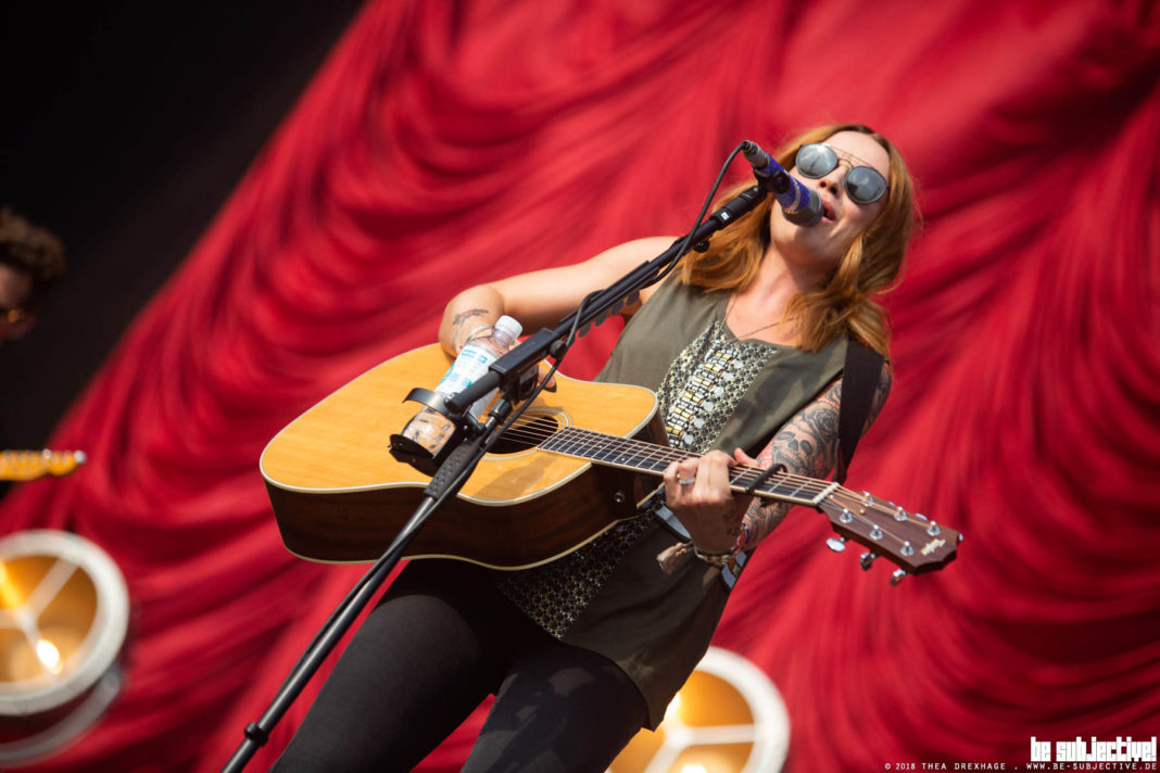 Preview: Woman Of The World - Amy Macdonald wieder auf ...